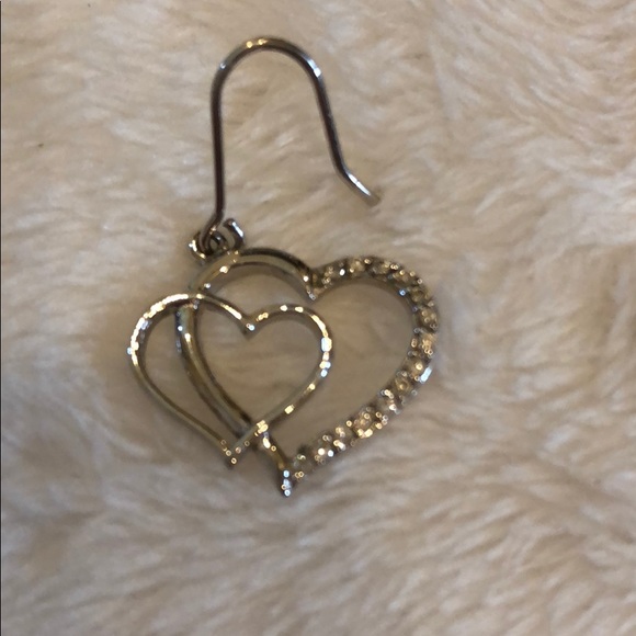 💖Heart Shaped💖 Silver Cubic Zirconium Earrings - Picture 4 of 4